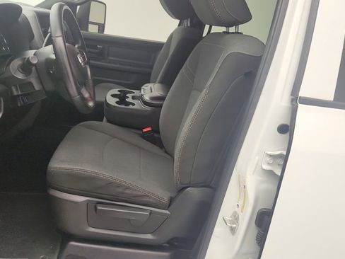 Used 2024 RAM 3500 Tradesman w/ Chrome Appearance Group image 13