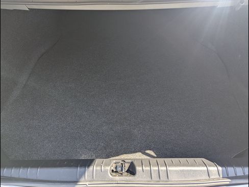 Used 2015 Chevrolet Impala LT w/ LT Sunroof Package FWD image 13