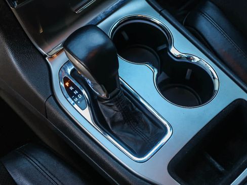 Used 2020 Jeep Grand Cherokee Altitude image 19