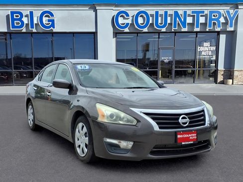 Used 2013 Nissan Altima 2.5 S FWD image 3