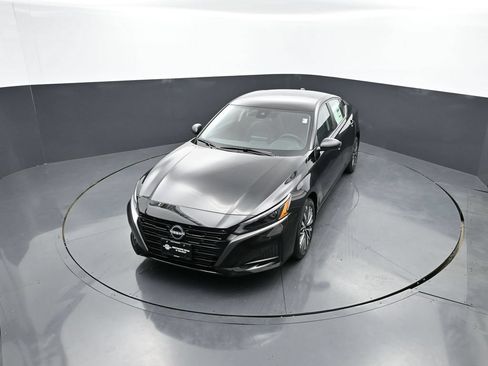 New 2026 Nissan Altima 2.5 SV AWD/4WD image 14