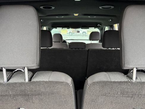 Used 2017 Ford Explorer XLT image 16