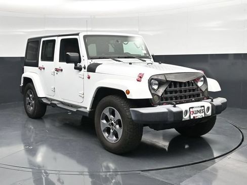 Used 2016 Jeep Wrangler Unlimited Sahara w/ Trailer Tow Group AWD/4WD image 4