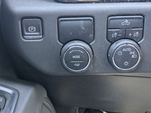 Used 2022 Chevrolet Silverado 1500 LT RWD image 22