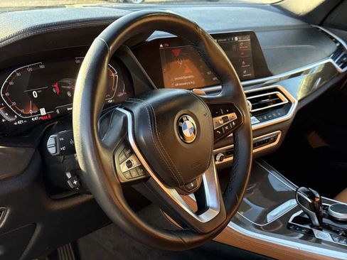 Used 2022 BMW X5 xDrive40i w/ Premium Package image 2