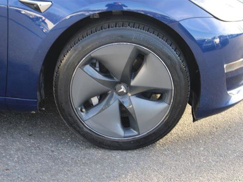 Used 2017 Tesla Model 3 Long Range image 10