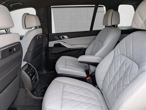 New 2026 BMW X7 xDrive40i AWD/4WD image 17