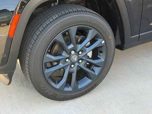 New 2026 Jeep Grand Cherokee Limited AWD/4WD image 8