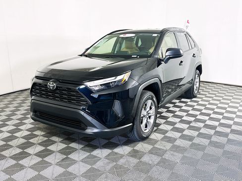 Certified 2025 Toyota RAV4 LE AWD/4WD image 7