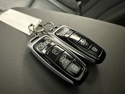 Used 2019 Audi Q8 Prestige image 18