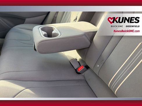 Used 2025 Hyundai Elantra SEL FWD image 33