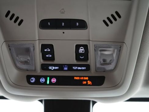 Used 2024 GMC Terrain Denali w/ Denali Premium Package AWD/4WD image 40