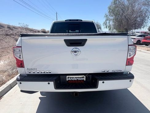 Used 2019 Nissan Titan SV w/ SV Convenience Package AWD/4WD image 7