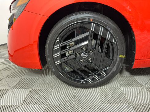 New 2027 Nissan Sentra SR w/ Floor Mat Package FWD image 10