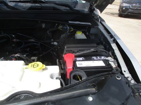 Used 2011 Jeep Liberty Sport AWD/4WD image 30