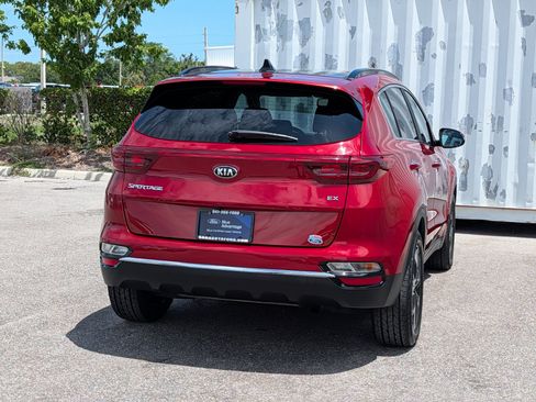 Used 2022 Kia Sportage EX w/ EX Technology Package FWD image 4