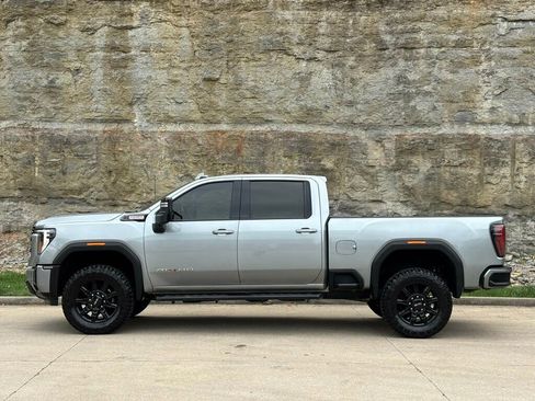 Used 2024 GMC Sierra 3500 AT4 w/ Technology Package image 7