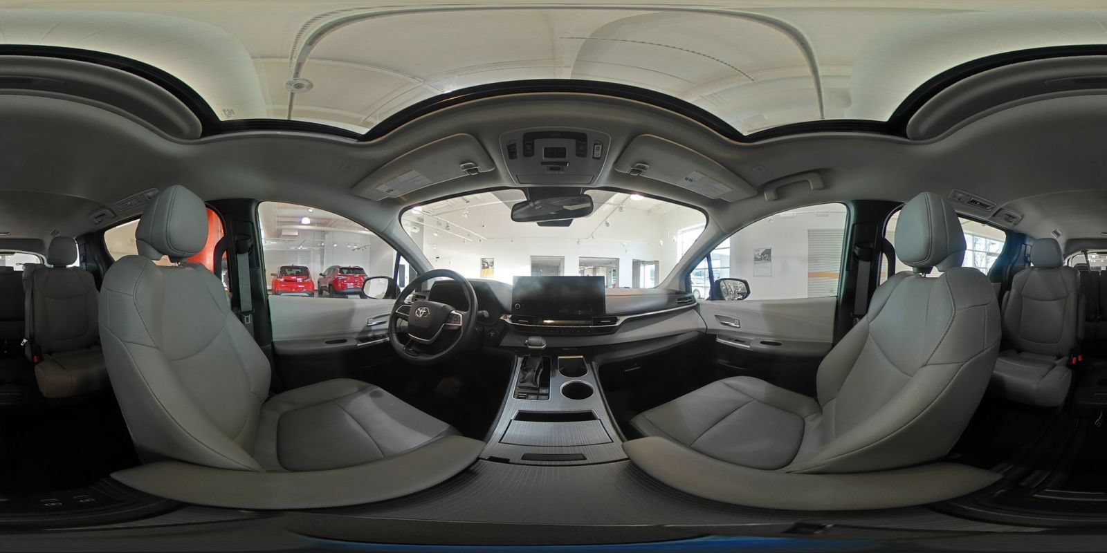 Used 2025 Toyota Sienna XLE FWD image 44