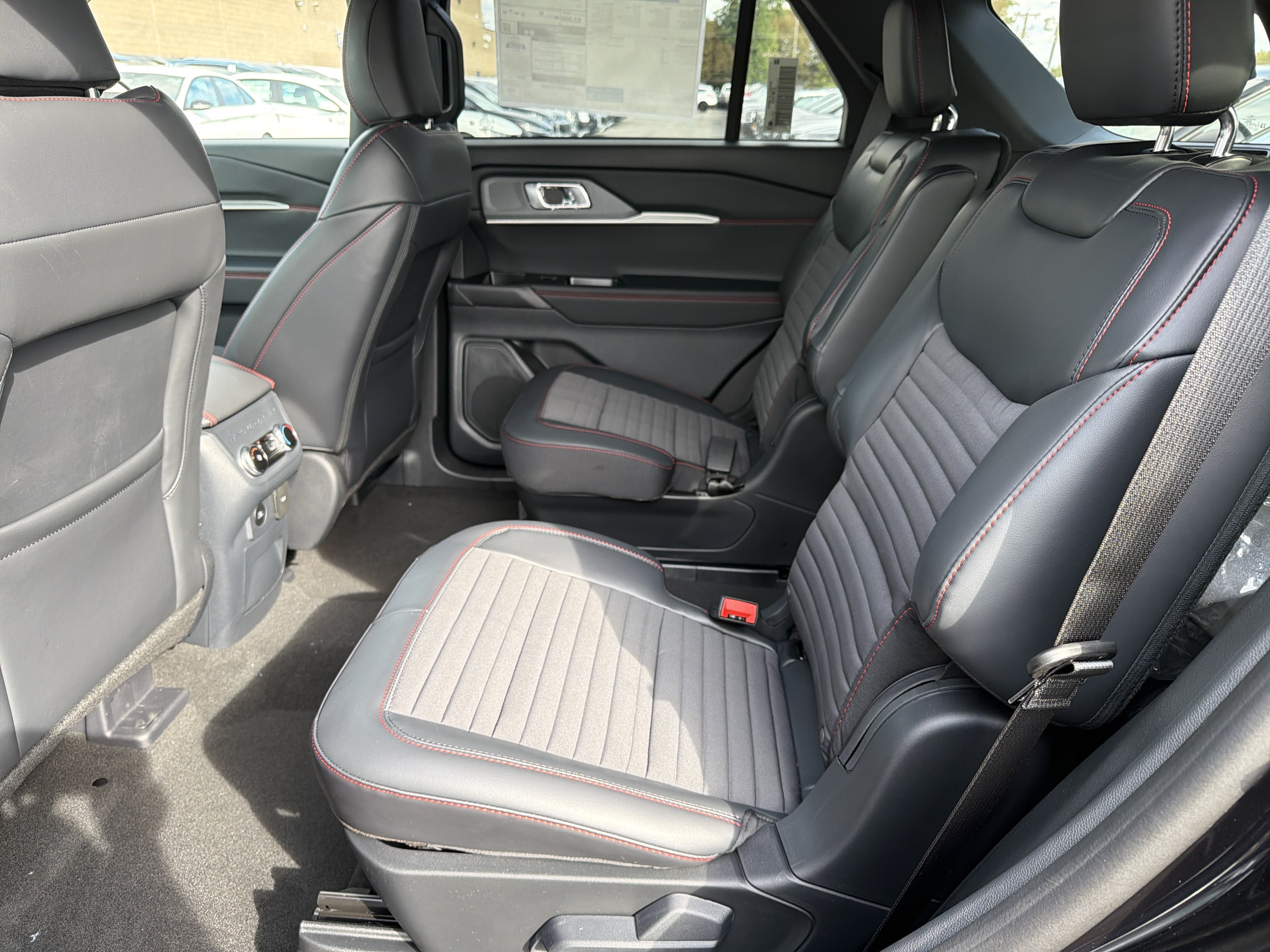 New 2027 Ford Explorer ST-Line AWD/4WD image 21