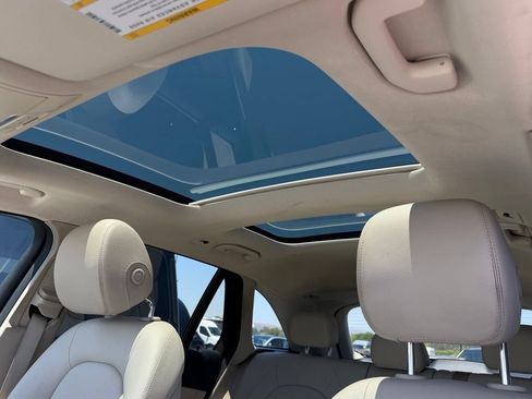 Used 2019 Mercedes-Benz GLC 300 4MATIC image 20