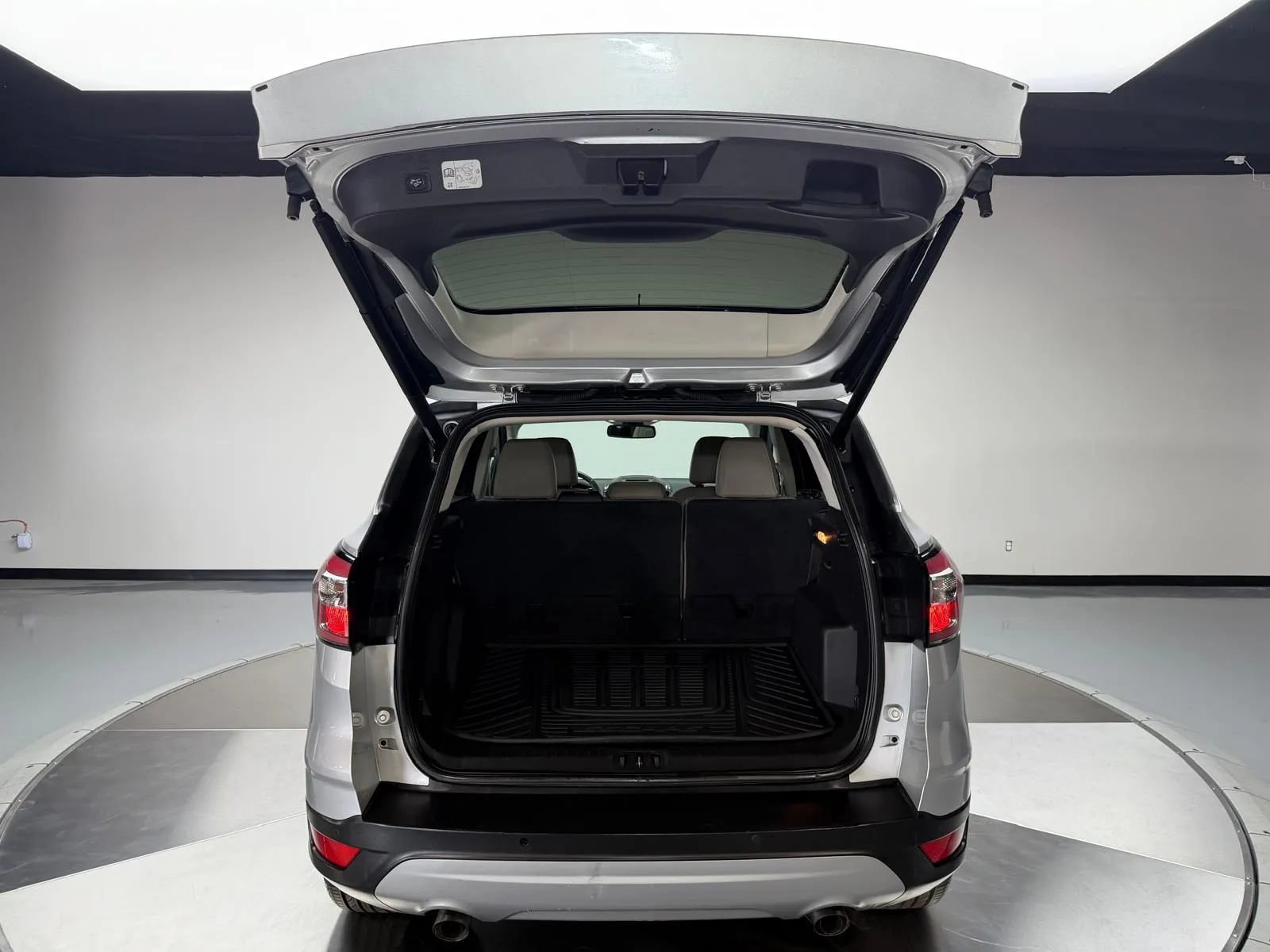 Used 2017 Ford Escape Titanium FWD image 13
