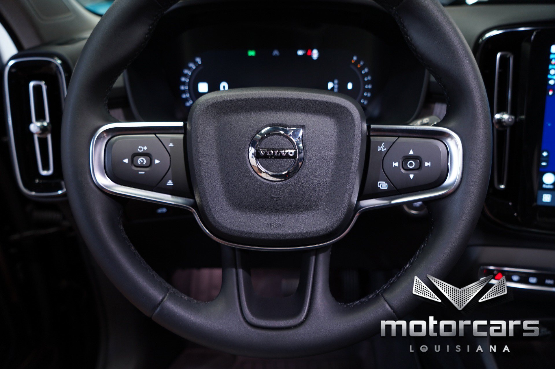 Used 2024 Volvo XC40 B5 Plus w/ Protection Package Premier AWD/4WD image 34