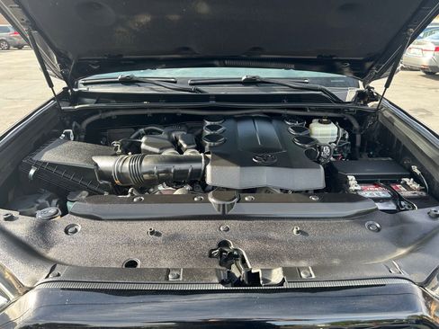 Used 2017 Toyota 4Runner Limited AWD/4WD image 33