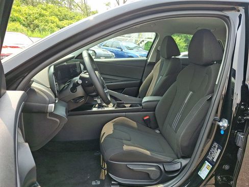 Used 2023 Hyundai Elantra SEL w/ Convenience Package FWD image 13