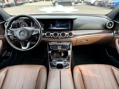 Used 2017 Mercedes-Benz E 300 4MATIC image 18