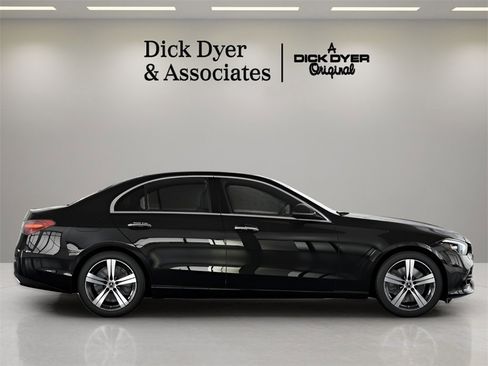 Used 2025 Mercedes-Benz C 300 Sedan image 6