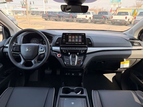 New 2026 Honda Odyssey Touring image 5
