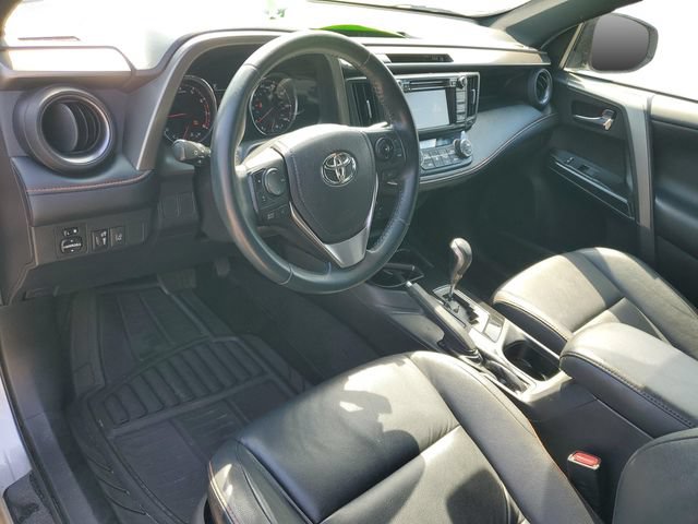 Used 2017 Toyota RAV4 SE FWD image 6