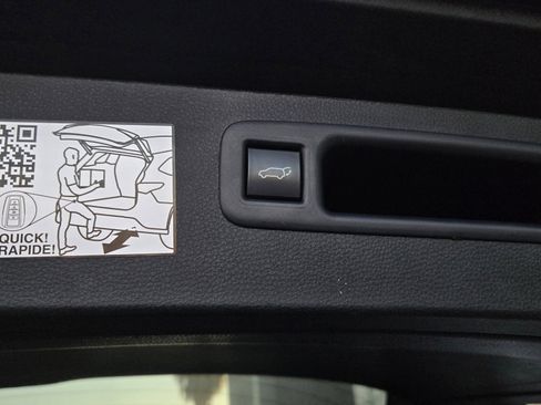 Certified 2024 Toyota Highlander XLE image 27