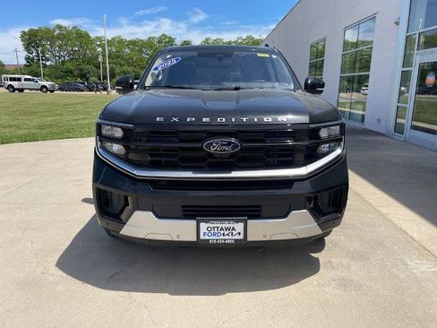 Certified 2025 Ford Expedition Max Platinum AWD/4WD image 3