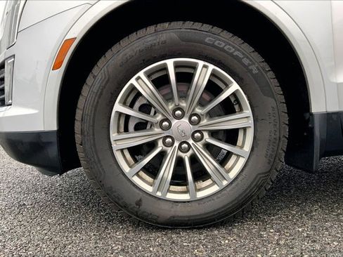 Used 2018 Cadillac XT5 Luxury w/ Driver Awareness Package image 8