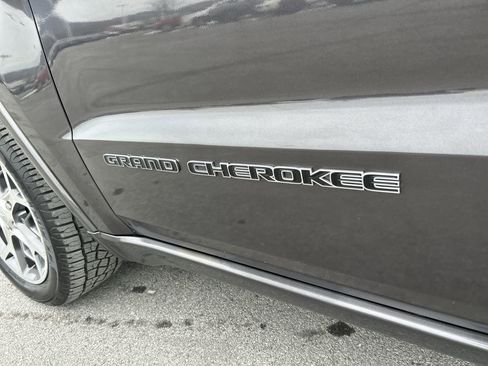 Used 2020 Jeep Grand Cherokee Overland image 11