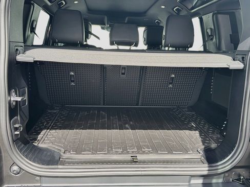 New 2026 Land Rover Defender 110 X-Dynamic SE AWD/4WD image 12