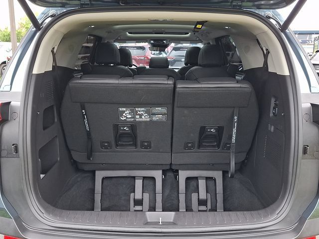 Certified 2025 Kia Carnival SX w/ SX Dark Edition Package FWD image 29