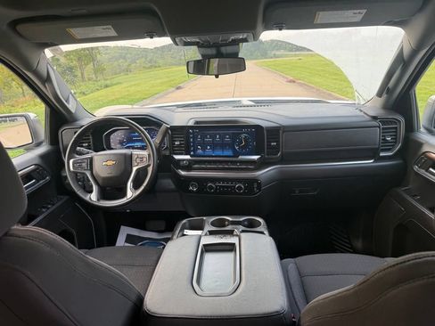 Used 2024 Chevrolet Silverado 1500 LT AWD/4WD image 20