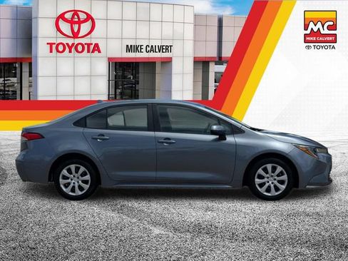 Used 2024 Toyota Corolla LE FWD image 6