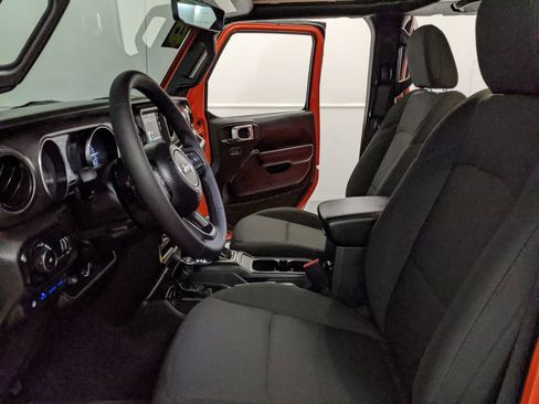 Used 2023 Jeep Wrangler Unlimited image 17