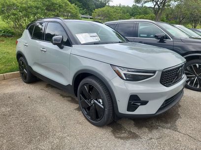 New 2026 Volvo XC40 B5 Ultra w/ Climate Package