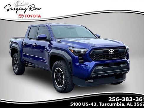 Used 2025 Toyota Tacoma TRD Off-Road AWD/4WD image 1