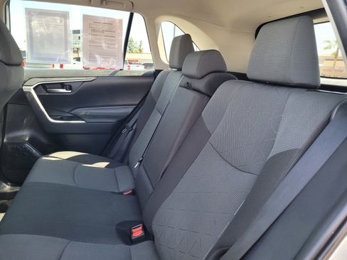 Used 2020 Toyota RAV4 XLE w/ Convenience Package FWD image 13