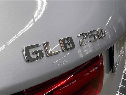 Used 2026 Mercedes-Benz GLB 250 image 15
