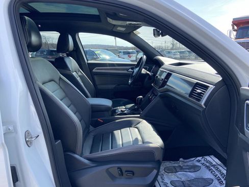 Used 2022 Volkswagen Atlas Cross Sport SEL Premium R-Line image 31