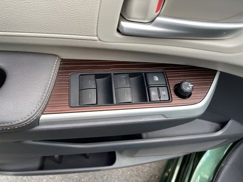 Used 2021 Toyota Sienna XLE image 16