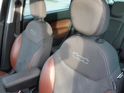 Used 2014 FIAT 500L Trekking w/ Popular Equipment Group image 27