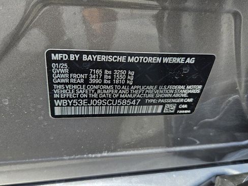 New 2025 BMW i7 xDrive60 image 41