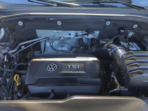 Certified 2022 Volkswagen Atlas Cross Sport SE image 21